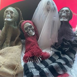 Bundle Of Skeletons And Ghost